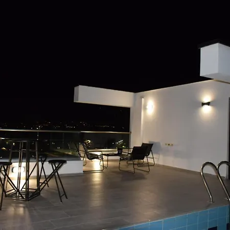 Redrosevilla Villa Tirana