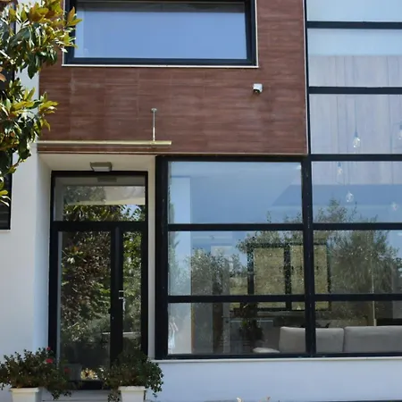 Villa Redrosevilla *
