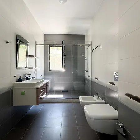 Villa Redrosevilla Tirana
